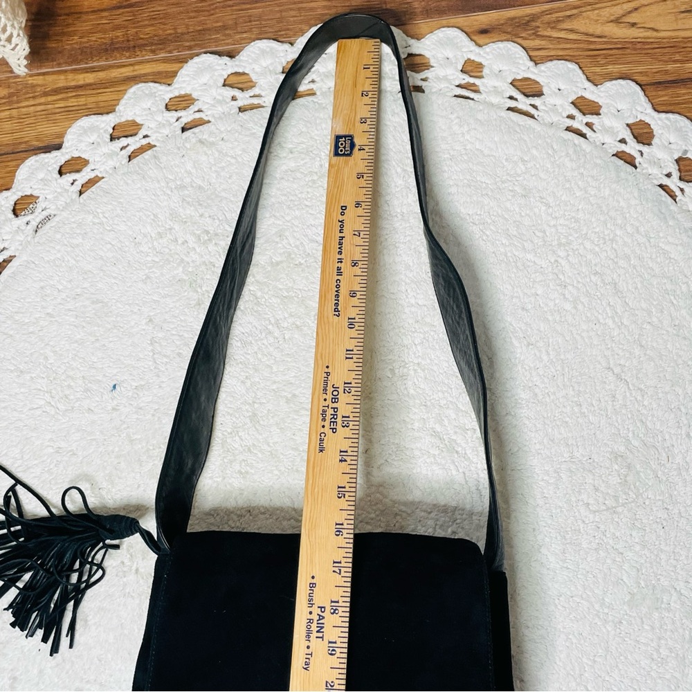 Lord & Taylor vintage boho hippie black leather and suede tassel shoulder bag - Picture 14 of 16